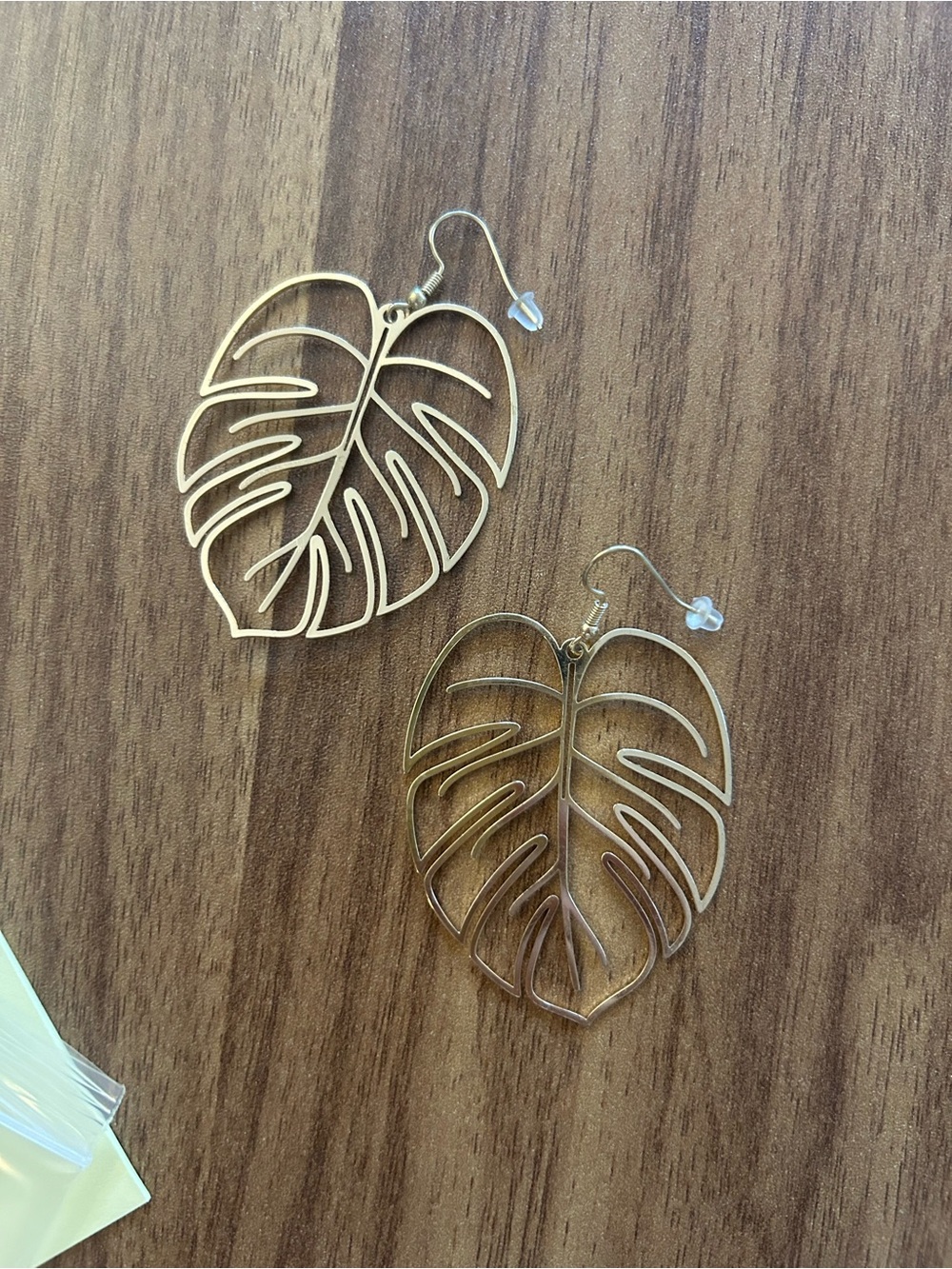 SHEIN Gold Monstera Outline Dangle Earrings